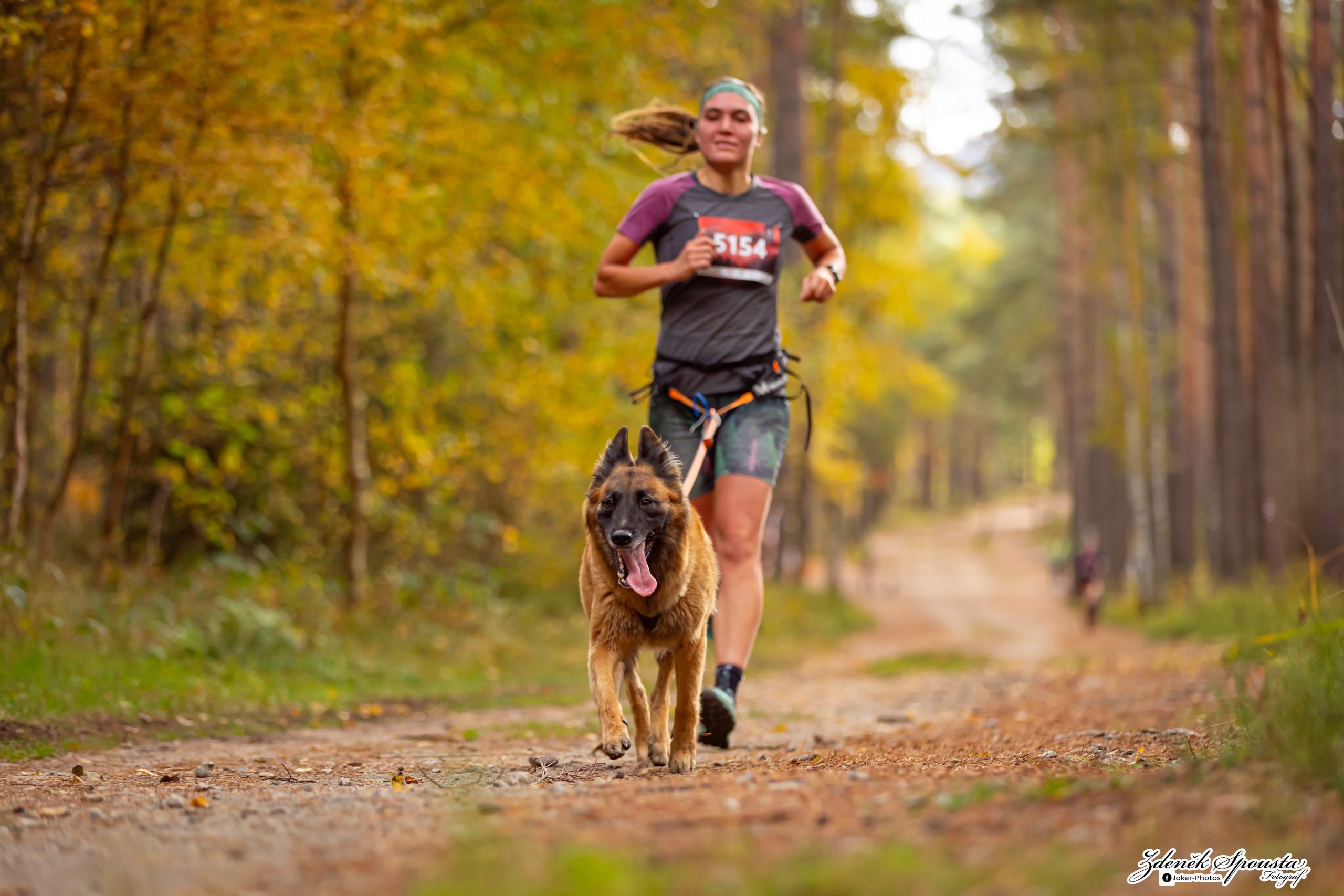 Team z lesa - Julie Wohanková při běhu se psem